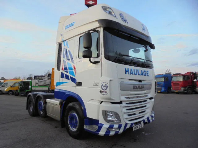 DAF XF 460 6X2 RHD - Cabeza tractora: foto 3 DAF XF 460 6X2 RHD - Cabeza tractora: foto 3