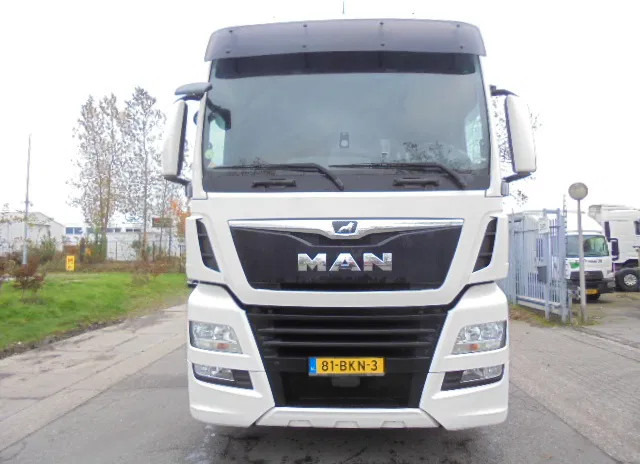 MAN TGX 26.500 6X2 EUR6 SMART TACHO 20X IN STOCK - Cabeza tractora: foto 2 MAN TGX 26.500 6X2 EUR6 SMART TACHO 20X IN STOCK - Cabeza tractora: foto 2