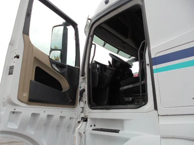 Mercedes-Benz Actros 1842 15x IN STOCK - Cabeza tractora: foto 2 Mercedes-Benz Actros 1842 15x IN STOCK - Cabeza tractora: foto 2