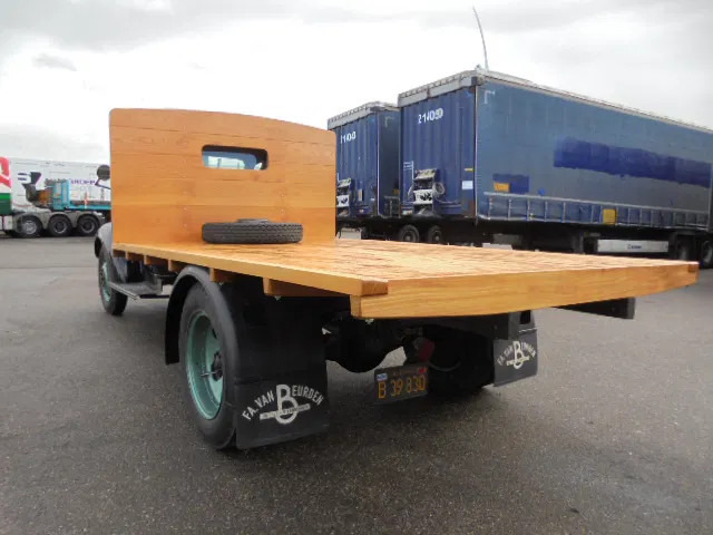 Chevrolet 1 1/2 TON FLATBED - Camión caja abierta: foto 5 Chevrolet 1 1/2 TON FLATBED - Camión caja abierta: foto 5