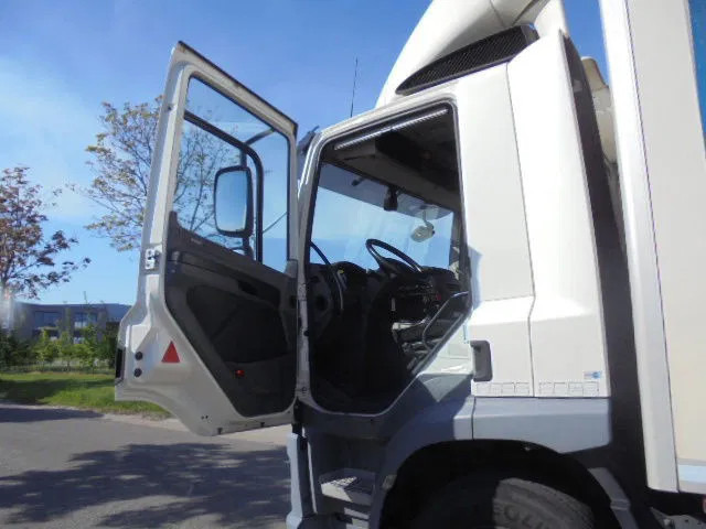 Camión caja cerrada DAF CF 250 FA LOW KM NL TRUCK: foto 10