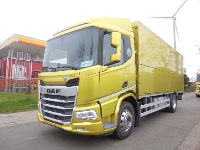 DAF XD 370 FA DEMO MET FABRIEKS GARANTIE - Camión caja cerrada: foto 1 DAF XD 370 FA DEMO MET FABRIEKS GARANTIE - Camión caja cerrada: foto 1