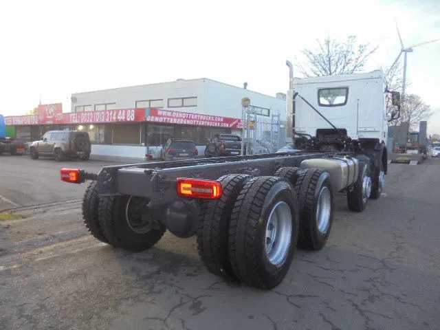 DAF XDC 450 8X4 DEMO UNUSED RHD - Camión chasis: foto 4 DAF XDC 450 8X4 DEMO UNUSED RHD - Camión chasis: foto 4