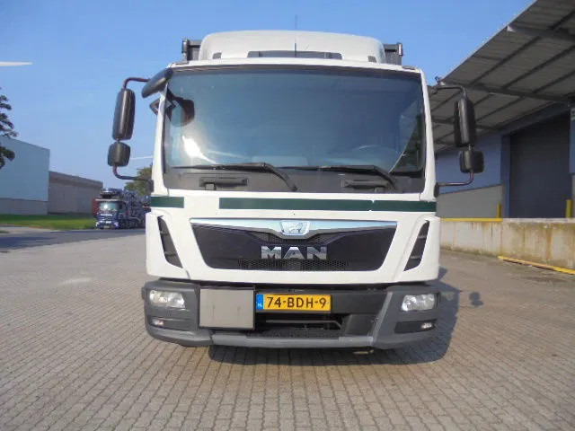MAN TGL 10-180 NL TRUCK - Camión caja cerrada: foto 2 MAN TGL 10-180 NL TRUCK - Camión caja cerrada: foto 2