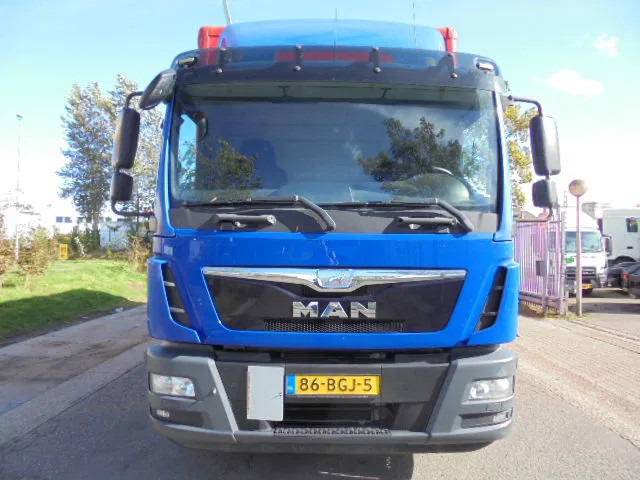 MAN TGM 12.250 NL TRUCK - Camión caja cerrada: foto 2 MAN TGM 12.250 NL TRUCK - Camión caja cerrada: foto 2