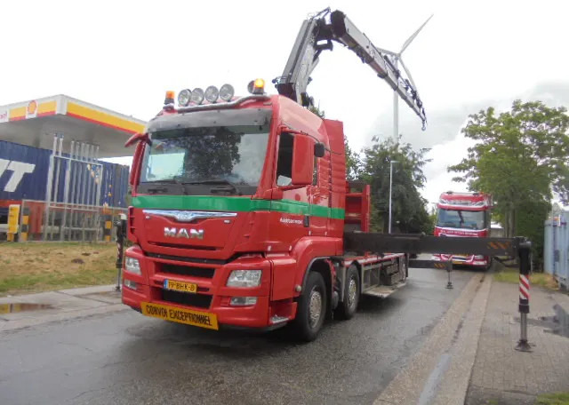 MAN TGS 35.480 LX 8X2 APK 07-26 - Camión grúa: foto 1 MAN TGS 35.480 LX 8X2 APK 07-26 - Camión grúa: foto 1