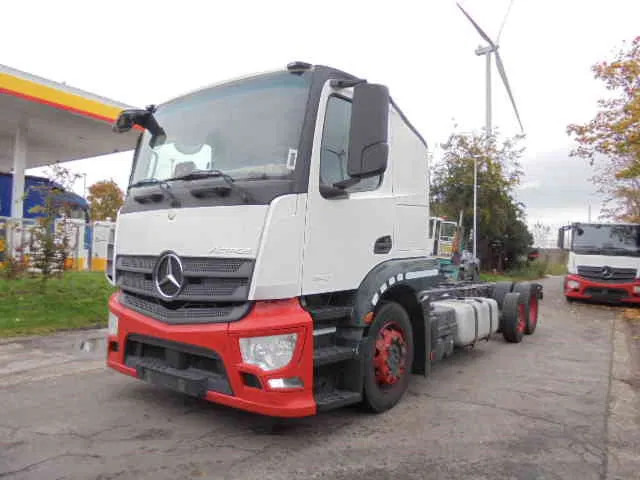 Mercedes-Benz Actros 2340 6X2 EUR 6 - Camión portavehículos: foto 1 Mercedes-Benz Actros 2340 6X2 EUR 6 - Camión portavehículos: foto 1