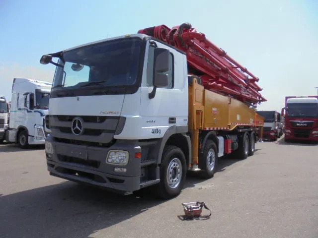 Mercedes-Benz Actros 4144 8X4 SANY 56M BETONPOMP - Camión bomba de hormigón: foto 2 Mercedes-Benz Actros 4144 8X4 SANY 56M BETONPOMP - Camión bomba de hormigón: foto 2