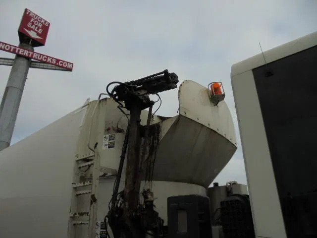 Mercedes-Benz Econic 2629 LLTNLA 6X2/4 - Camión de basura: foto 4 Mercedes-Benz Econic 2629 LLTNLA 6X2/4 - Camión de basura: foto 4