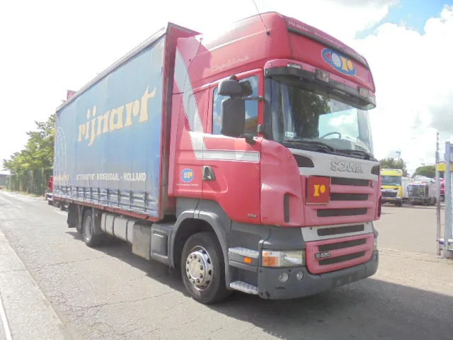 Scania R420 6X2 RETARDER - Camión caja cerrada: foto 2 Scania R420 6X2 RETARDER - Camión caja cerrada: foto 2