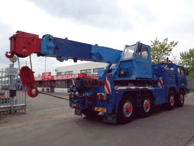 Tatra T 815 8X8 - Grua de remolque autos: foto 3 Tatra T 815 8X8 - Grua de remolque autos: foto 3