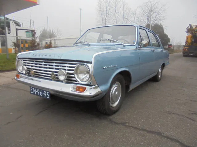 Vauxhall Victor 101 SUPER - Sedan: foto 1 Vauxhall Victor 101 SUPER - Sedan: foto 1