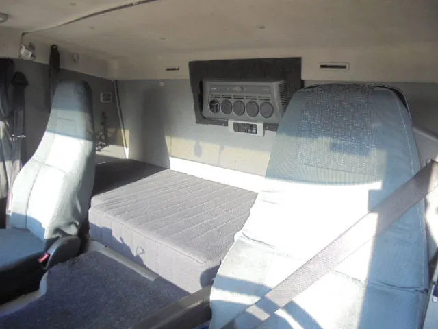 Camión portavehículos Volvo FM 330 KAESBOHRER METAGO NL TRUCK: foto 13 Camión portavehículos Volvo FM 330 KAESBOHRER METAGO NL TRUCK: foto 13