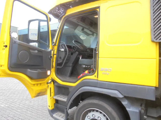 Volvo FM 330 KASSBOHRER - Camión portavehículos: foto 5 Volvo FM 330 KASSBOHRER - Camión portavehículos: foto 5