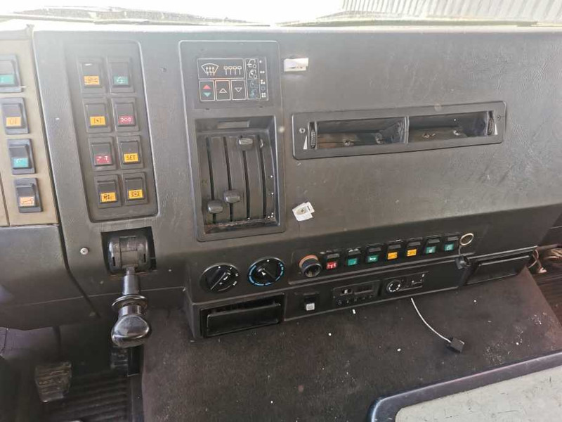 Cabeza tractora MAN 41.502 TOP condition! truck tractor: foto 16 Cabeza tractora MAN 41.502 TOP condition! truck tractor: foto 16