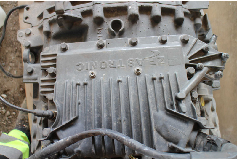 MAN ZF 12 AS 2130TD gearbox for MAN truck tractor - Caja de cambios para Camión: foto 4 MAN ZF 12 AS 2130TD gearbox for MAN truck tractor - Caja de cambios para Camión: foto 4