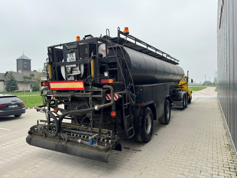 Volvo N12 + bitum spreader semitrailer - Camión cisterna: foto 4 Volvo N12 + bitum spreader semitrailer - Camión cisterna: foto 4