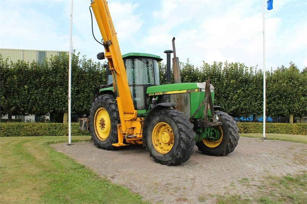 John Deere 4055 - Tractor: foto 2 John Deere 4055 - Tractor: foto 2