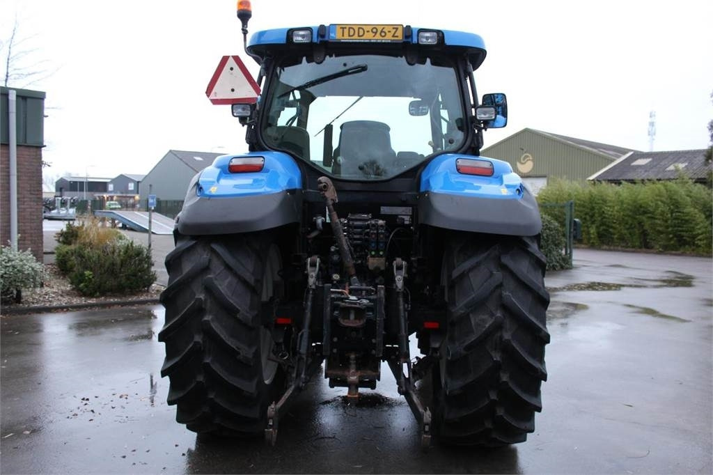 New Holland T6010 Plus - Tractor: foto 5 New Holland T6010 Plus - Tractor: foto 5