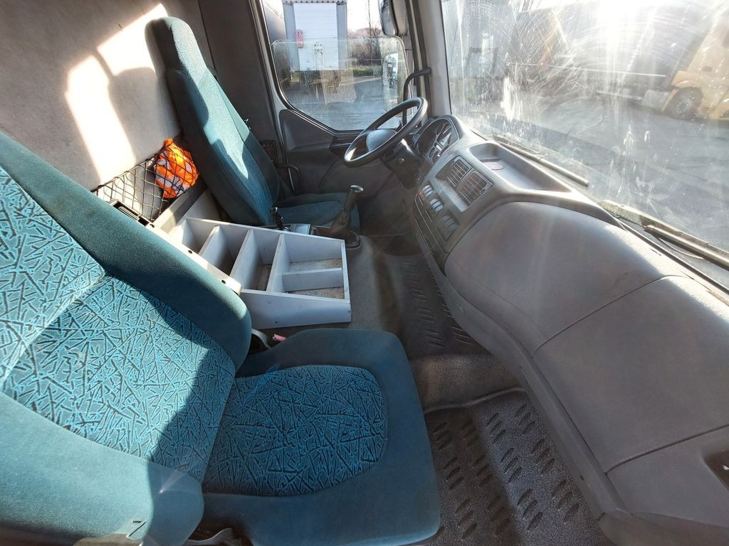 Camión lona DAF FA LF 45.220 E12 4x2 DAF FA LF 45.220 E12 4x2: foto 13