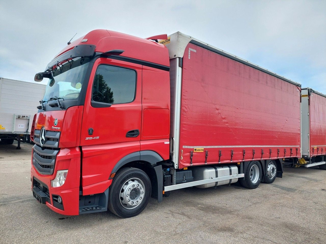 Mercedes-Benz Actros 2545 L/NR 6x2 + Wielton PC2K Durchbar - Camión lona: foto 5 Mercedes-Benz Actros 2545 L/NR 6x2 + Wielton PC2K Durchbar - Camión lona: foto 5