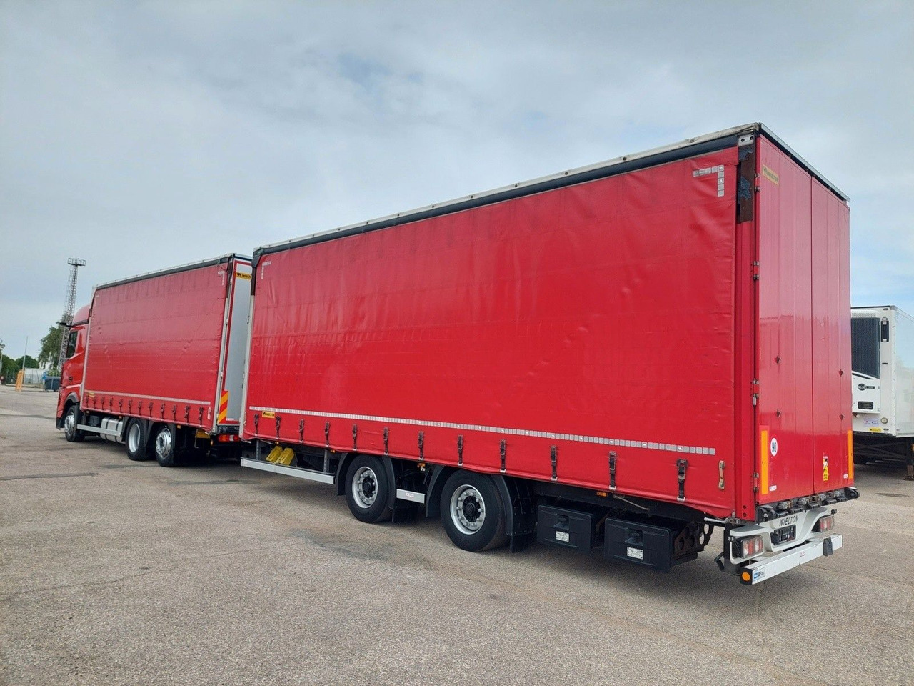 Mercedes-Benz Actros 2545 L/NR 6x2 + Wielton PC2K Durchbar - Camión lona: foto 3 Mercedes-Benz Actros 2545 L/NR 6x2 + Wielton PC2K Durchbar - Camión lona: foto 3