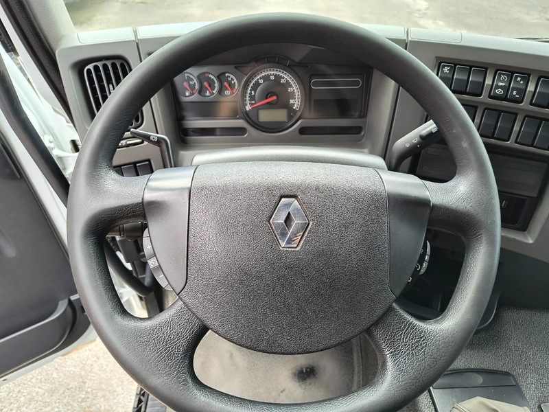 Foto del interior 2: Camión cisterna para transporte de combustible Renault Premium 310 DXI CARBURANT / FUEL 13500L - 4 COMP Foto del interior 2: Camión cisterna para transporte de combustible Renault Premium 310 DXI CARBURANT / FUEL 13500L - 4 COMP