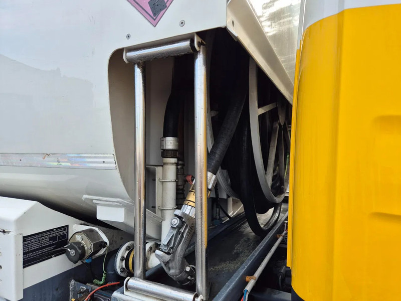 Camión cisterna para transporte de combustible Scania P270 FUEL / CARBURANT 14000L - 4 COMP: foto 15