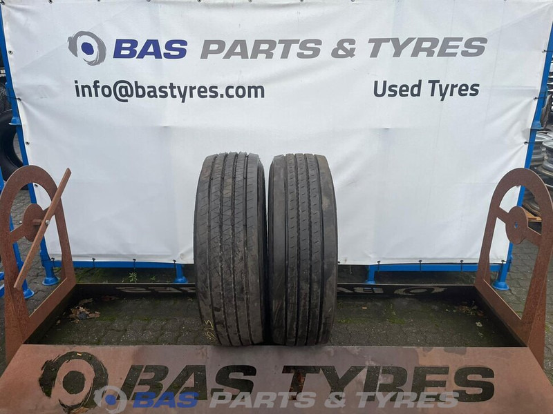 BARUM Barum 315/70R22.5 BF200 R 156/150 M+S 3PMSF gebruikte set - Neumático para Camión: foto 1 BARUM Barum 315/70R22.5 BF200 R 156/150 M+S 3PMSF gebruikte set - Neumático para Camión: foto 1