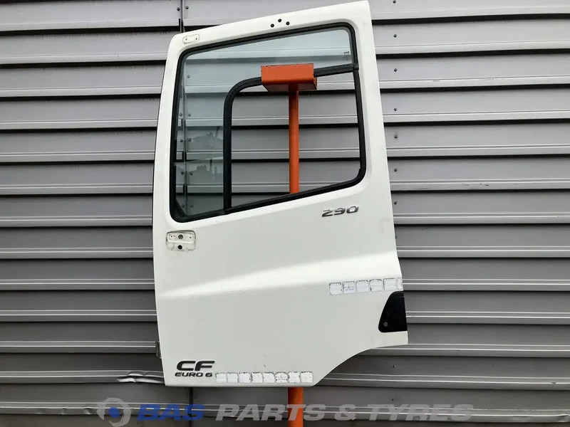 DAF CF Euro 6 - Puerta y piezas para Camión: foto 1 DAF CF Euro 6 - Puerta y piezas para Camión: foto 1