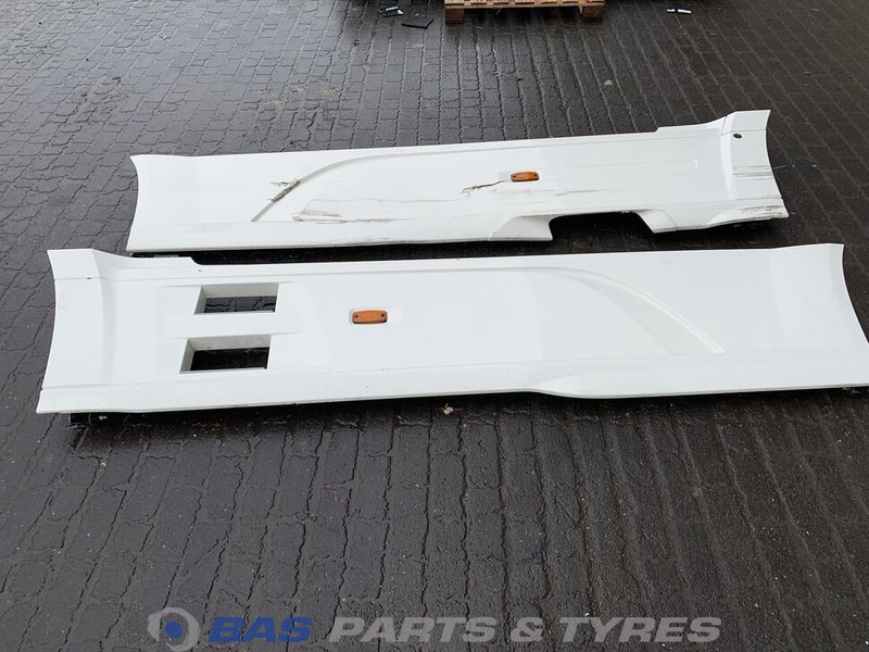 DAF XF106 Sideskirt Set DAF 1903109 - Carrocería y exterior para Camión: foto 1 DAF XF106 Sideskirt Set DAF 1903109 - Carrocería y exterior para Camión: foto 1