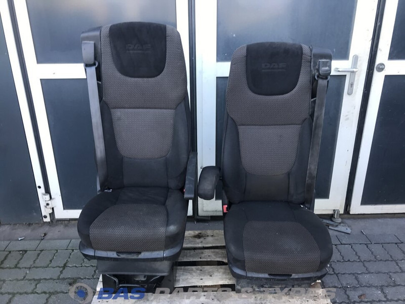DAF XF106 Stoelen set DAF 1844320 - Asiento para Camión: foto 1 DAF XF106 Stoelen set DAF 1844320 - Asiento para Camión: foto 1