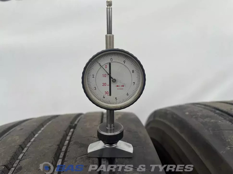 Firestone Firestone 315/70R22.5 FS422+ 154/150 M+S 3PMSF gebruikte set - Neumático para Camión: foto 3 Firestone Firestone 315/70R22.5 FS422+ 154/150 M+S 3PMSF gebruikte set - Neumático para Camión: foto 3