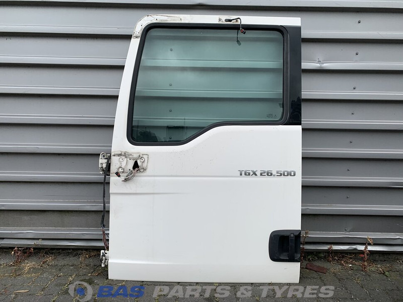 MAN TGX - Puerta y piezas para Camión: foto 1 MAN TGX - Puerta y piezas para Camión: foto 1