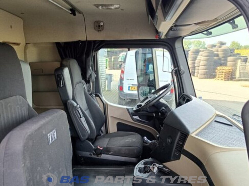 Mercedes-Benz Actros MP4 Mercedes ClassicSpace L-cab L2H1 A 000 600 01 01 - Cabina e interior para Camión: foto 5 Mercedes-Benz Actros MP4 Mercedes ClassicSpace L-cab L2H1 A 000 600 01 01 - Cabina e interior para Camión: foto 5