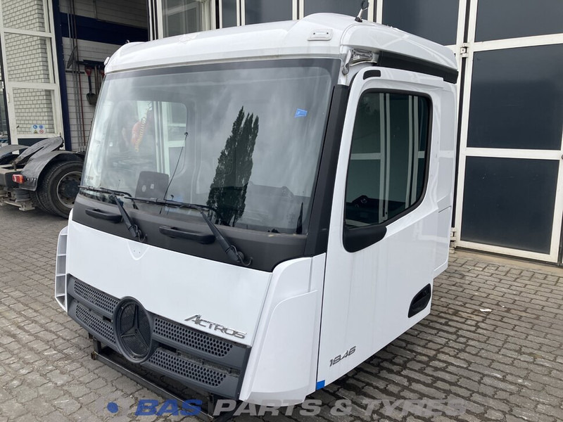 Mercedes-Benz Actros MP5 Mercedes ClassicSpace M-cab L1EH1 A 000 600 01 01 - Cabina e interior para Camión: foto 1 Mercedes-Benz Actros MP5 Mercedes ClassicSpace M-cab L1EH1 A 000 600 01 01 - Cabina e interior para Camión: foto 1