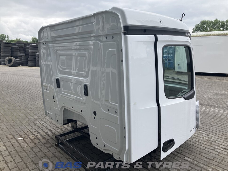 Mercedes-Benz Actros MP5 Mercedes ClassicSpace M-cab L1EH1 A 000 600 01 01 - Cabina e interior para Camión: foto 4 Mercedes-Benz Actros MP5 Mercedes ClassicSpace M-cab L1EH1 A 000 600 01 01 - Cabina e interior para Camión: foto 4