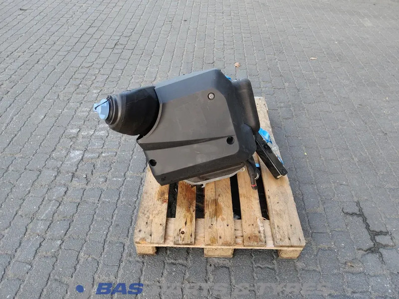 DAF XG DAF AdBlue tank 2297062 - Recambio para Camión: foto 2 DAF XG DAF AdBlue tank 2297062 - Recambio para Camión: foto 2