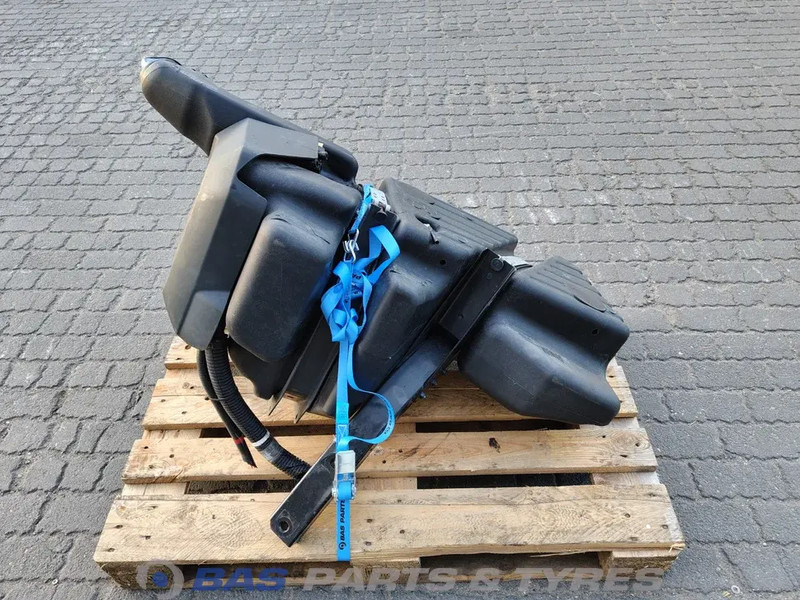 DAF XG DAF AdBlue tank 2297062 - Recambio para Camión: foto 3 DAF XG DAF AdBlue tank 2297062 - Recambio para Camión: foto 3