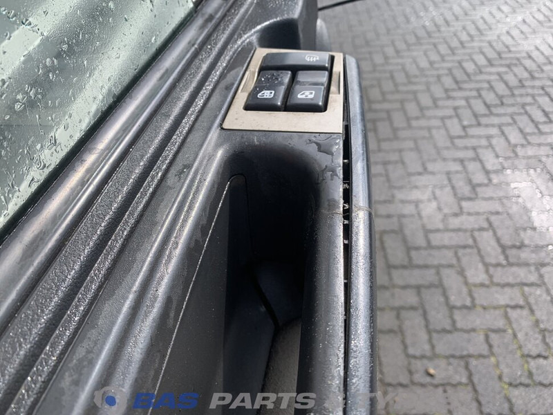 Puerta y piezas para Camión Renault: foto 10 Puerta y piezas para Camión Renault: foto 10
