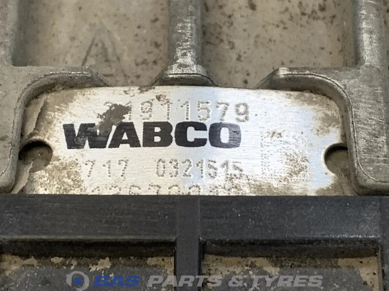 Renault T-Serie Versnellingsbakdeksel Renault 7424213321 - Caja de cambios para Camión: foto 3 Renault T-Serie Versnellingsbakdeksel Renault 7424213321 - Caja de cambios para Camión: foto 3