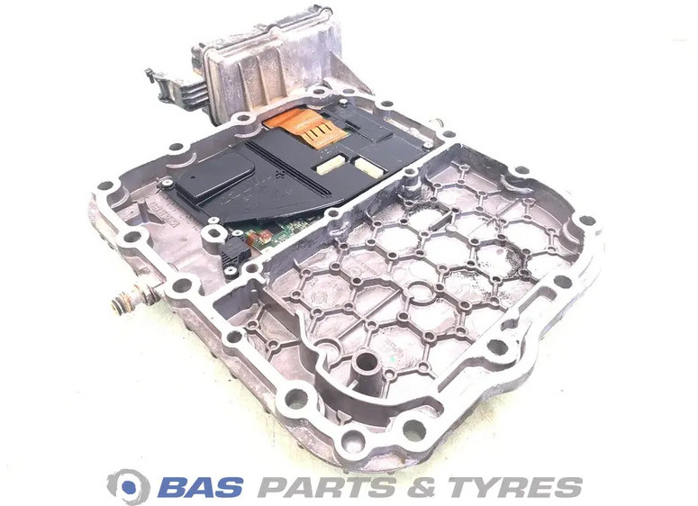 Renault T-Serie Versnellingsbakdeksel Renault 7424213321 - Caja de cambios para Camión: foto 2 Renault T-Serie Versnellingsbakdeksel Renault 7424213321 - Caja de cambios para Camión: foto 2