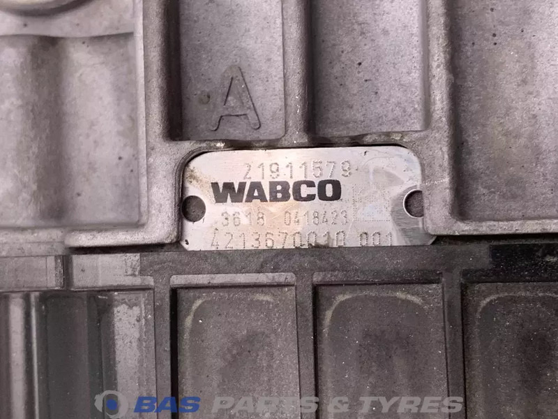 Renault T-Serie Versnellingsbakdeksel Renault 7424213321 - Caja de cambios para Camión: foto 3 Renault T-Serie Versnellingsbakdeksel Renault 7424213321 - Caja de cambios para Camión: foto 3