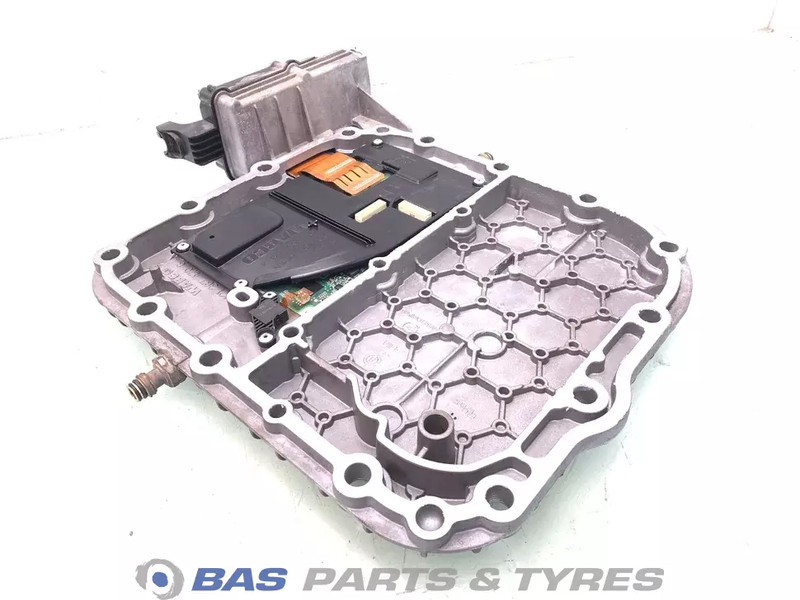 Renault T-Serie Versnellingsbakdeksel Renault 7424213321 - Caja de cambios para Camión: foto 2 Renault T-Serie Versnellingsbakdeksel Renault 7424213321 - Caja de cambios para Camión: foto 2