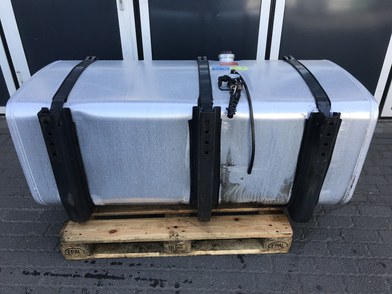 Scania Brandstoftank Scania 700 Liter 1790948 - Depósito de combustible para Camión: foto 3 Scania Brandstoftank Scania 700 Liter 1790948 - Depósito de combustible para Camión: foto 3