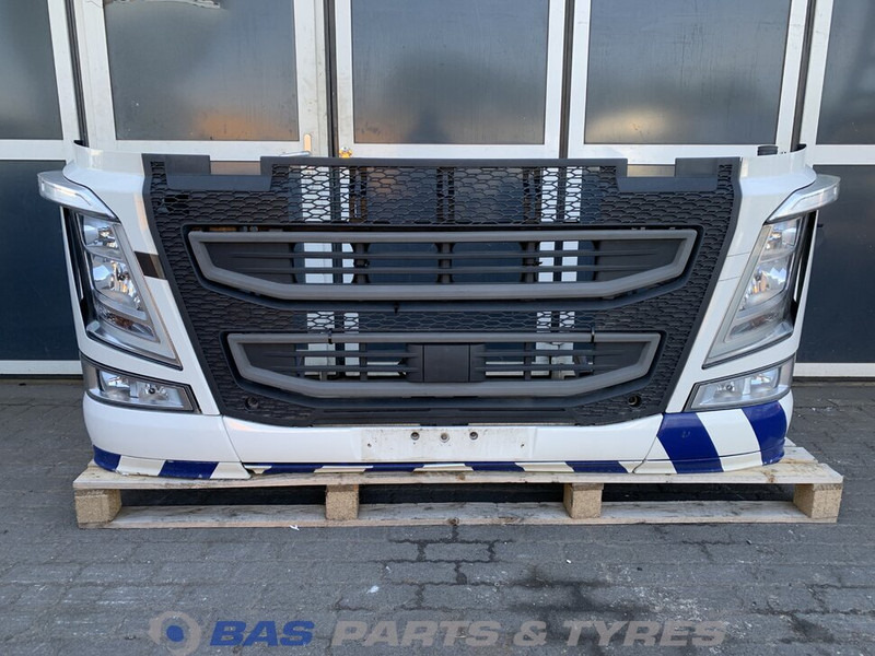 Volvo FH4 - Parachoques para Camión: foto 1 Volvo FH4 - Parachoques para Camión: foto 1