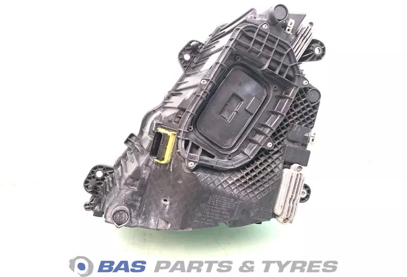 Volvo FH4 - Faro delantero para Camión: foto 2 Volvo FH4 - Faro delantero para Camión: foto 2