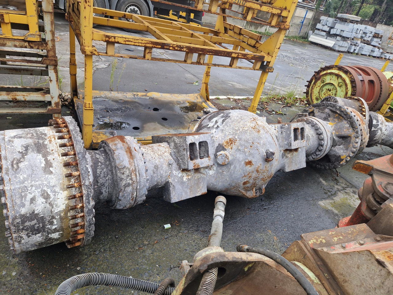 EJE DELANTERO PARA CAT 988 F II - Eje y piezas para Maquinaria de construcción: foto 1 EJE DELANTERO PARA CAT 988 F II - Eje y piezas para Maquinaria de construcción: foto 1