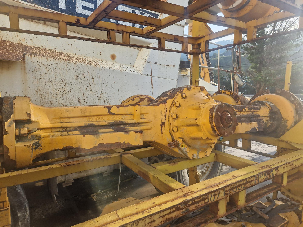 EJES ZF 407 CK y ZF409 DK Liebherr L531 - Eje y piezas para Maquinaria de construcción: foto 1 EJES ZF 407 CK y ZF409 DK Liebherr L531 - Eje y piezas para Maquinaria de construcción: foto 1