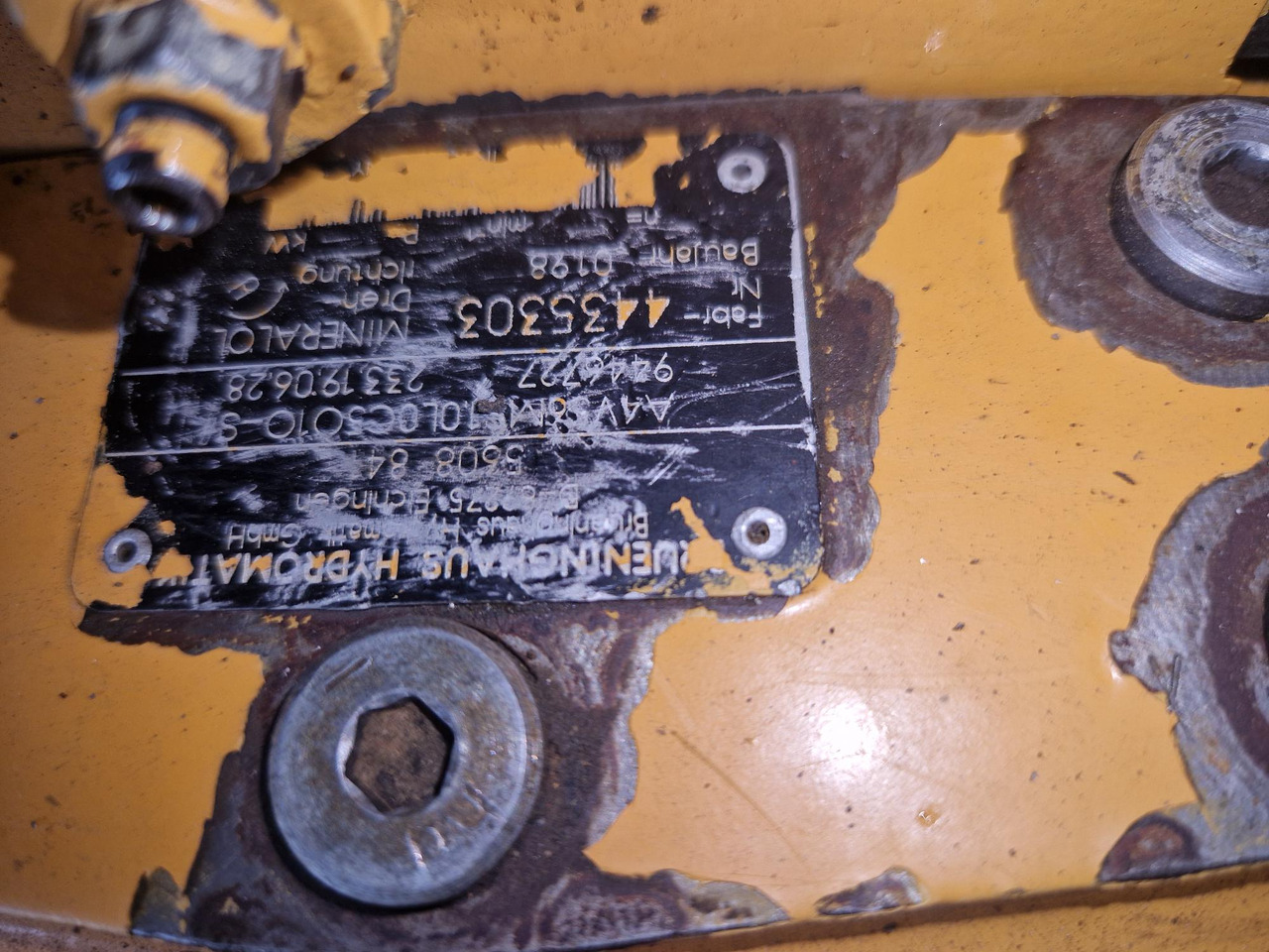 LIEBHERR A4VS6M51 9446727 - Bomba hidráulica para Maquinaria de construcción: foto 2 LIEBHERR A4VS6M51 9446727 - Bomba hidráulica para Maquinaria de construcción: foto 2